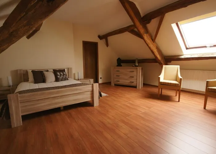 埃姆拉德乡村旅馆 克罗嫩堡